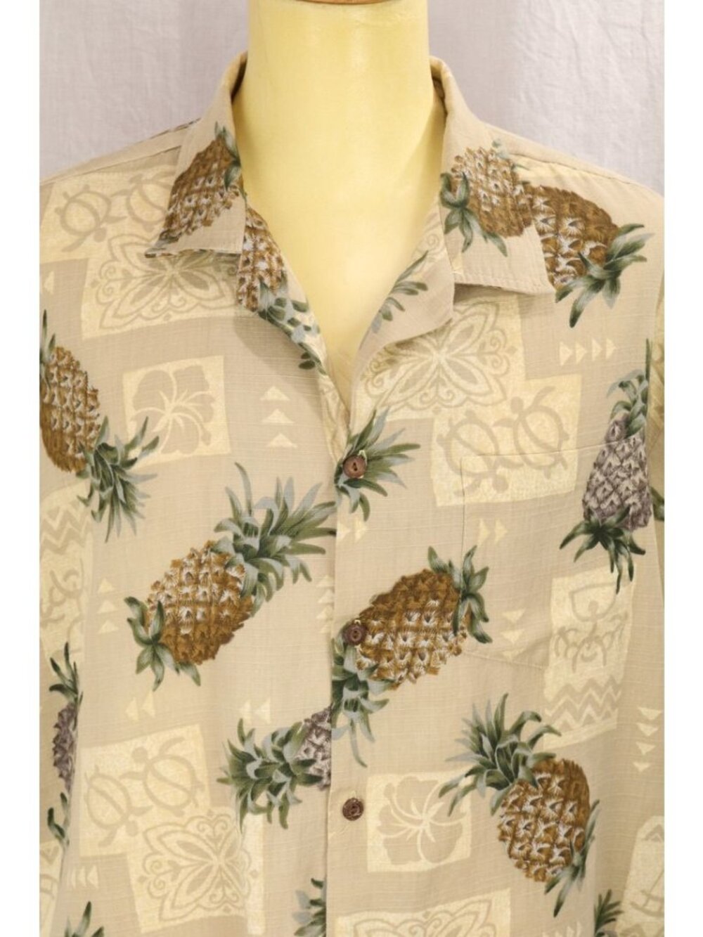 Grandpacore Aloha Hawaiian Shirt Men 2XL Tan Pineapple Honu Hibiscus Tapa VTG 90 - Picture 8 of 13
